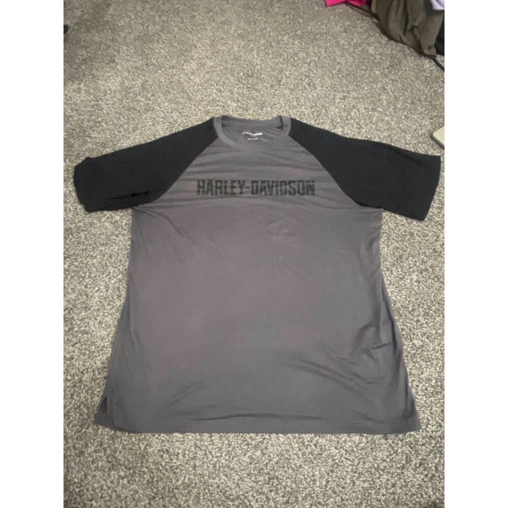 Harley-Davidson Performance Tee featuring contrasting black short sleeves L